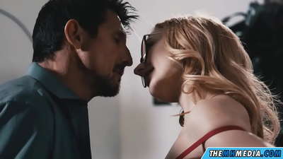 رابطه جنسی عاشقانه با یک بلوند شلخته